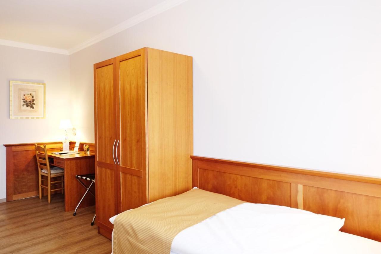 Hotel Mennicken Würselen Esterno foto